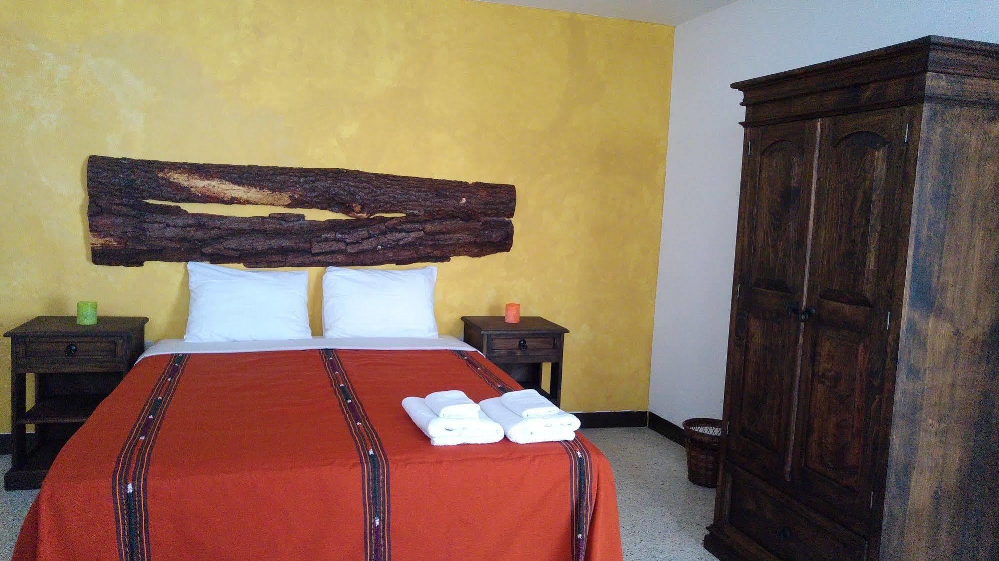 Ixkanul Antigua Hotel Экстерьер фото